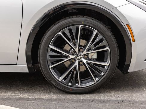 New 2026 Toyota Prius XLE FWD image 4
