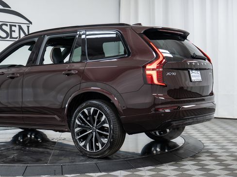 New 2026 Volvo XC90 B6 Ultra w/ Protection Package image 30