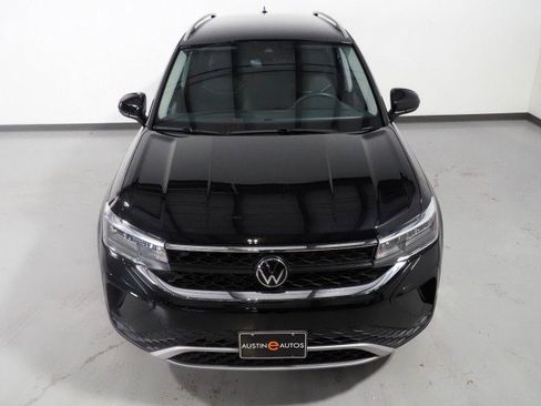 Used 2024 Volkswagen Taos SE image 10
