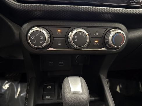 Used 2023 Nissan Kicks SV FWD image 32