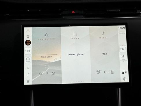 New 2026 Land Rover Range Rover Long Wheelbase SE image 15