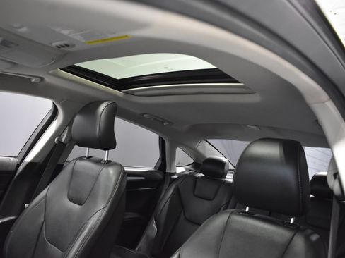 Used 2016 Ford Fusion Titanium FWD image 17