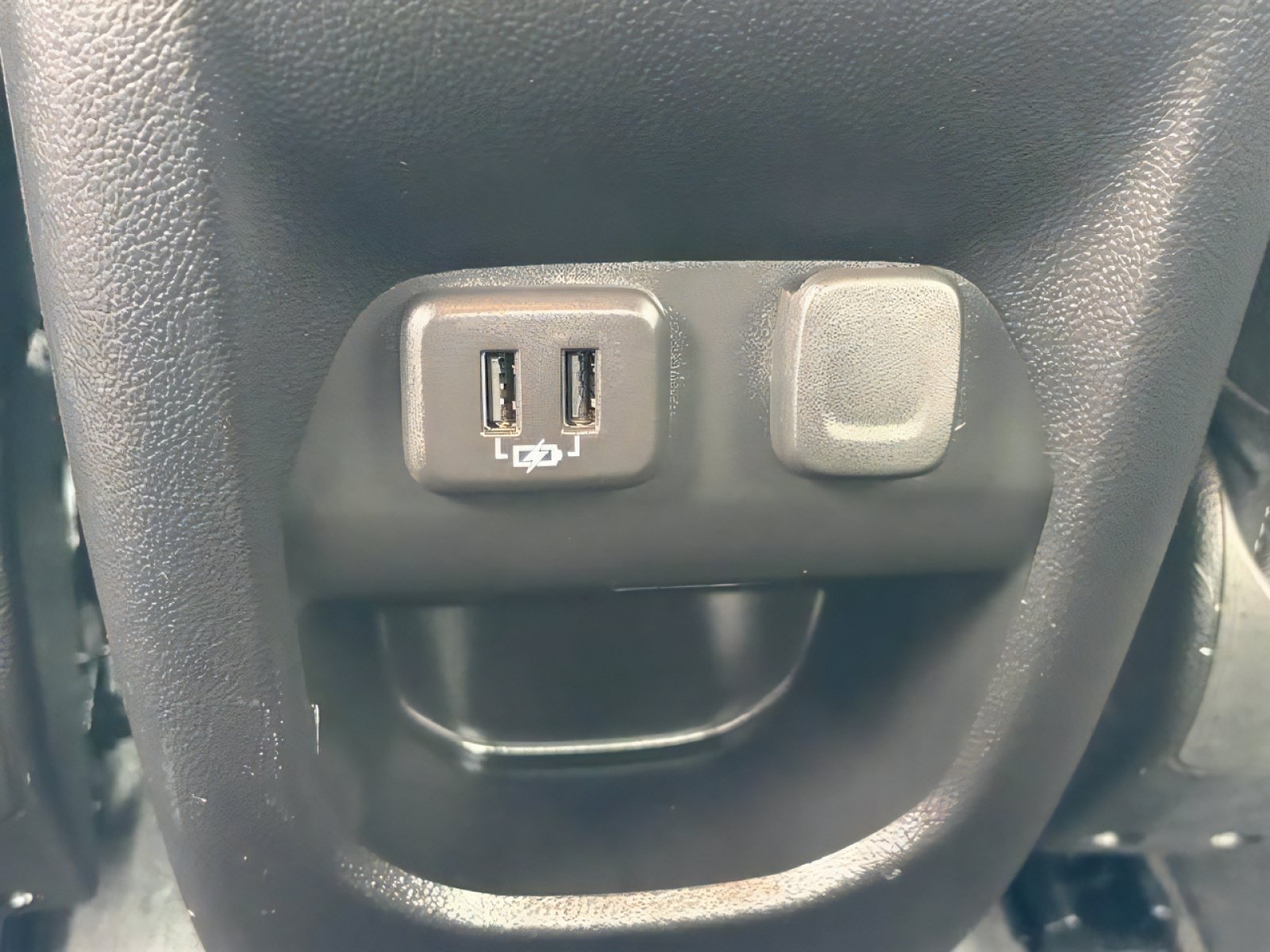 Used 2022 Chevrolet Colorado LT w/ LT Convenience Package RWD image 13