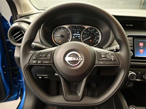 New 2025 Nissan Kicks Play S image 7