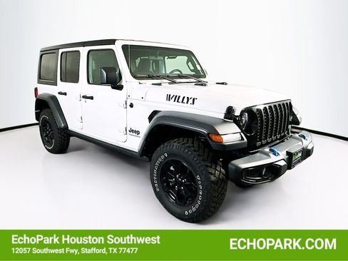 Used 2023 Jeep Wrangler Unlimited w/ Cold Weather Group AWD/4WD image 1