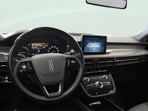 Used 2022 Lincoln Corsair AWD w/ Premium Package image 23