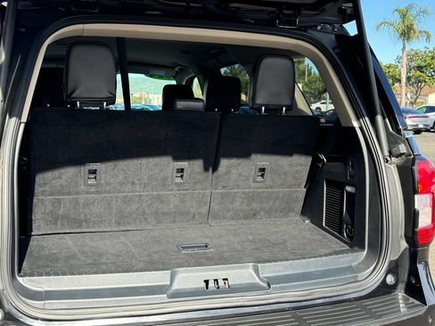 Used 2024 Ford Expedition XLT RWD image 8