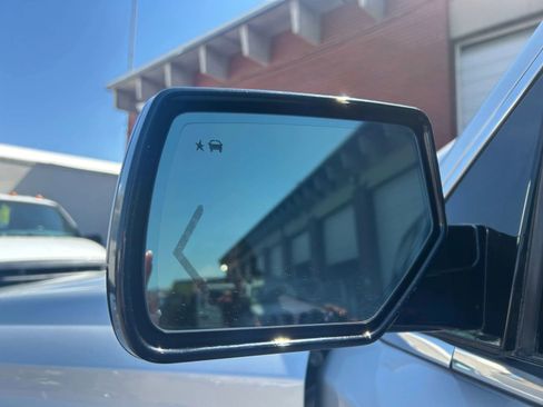 Used 2016 GMC Yukon XL SLT w/ Open Road Package image 8