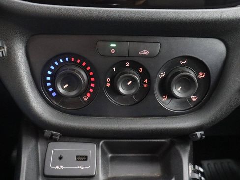 Used 2019 RAM ProMaster City Tradesman SLT FWD image 21