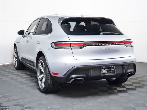 Certified 2025 Porsche Macan image 3