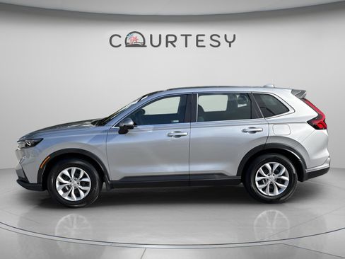 Used 2024 Honda CR-V LX image 4