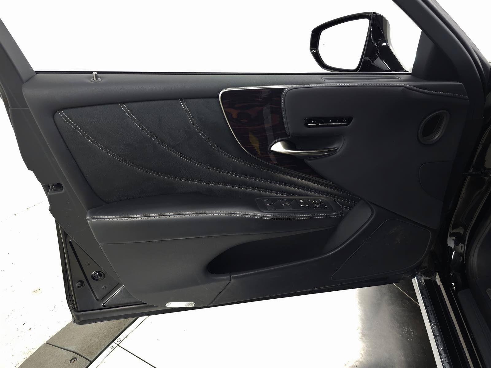 Used 2022 Lexus LS 500 AWD w/ Interior Upgrade Package image 15