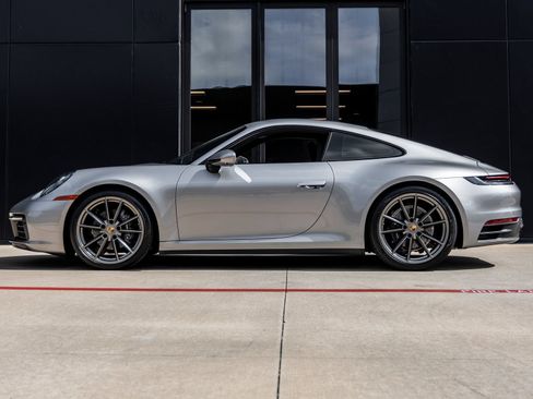 Certified 2024 Porsche 911 Carrera 4 AWD/4WD image 2