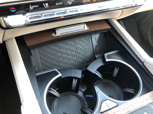 New 2025 Mercedes-Benz GLS 450 4MATIC image 28