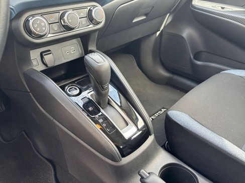 Used 2025 Nissan Versa SV FWD image 39