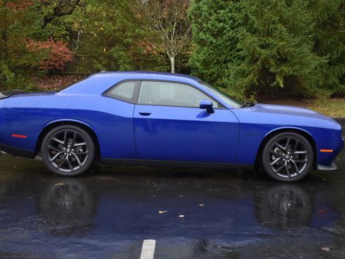 Used 2021 Dodge Challenger R/T w/ Blacktop Package image 30