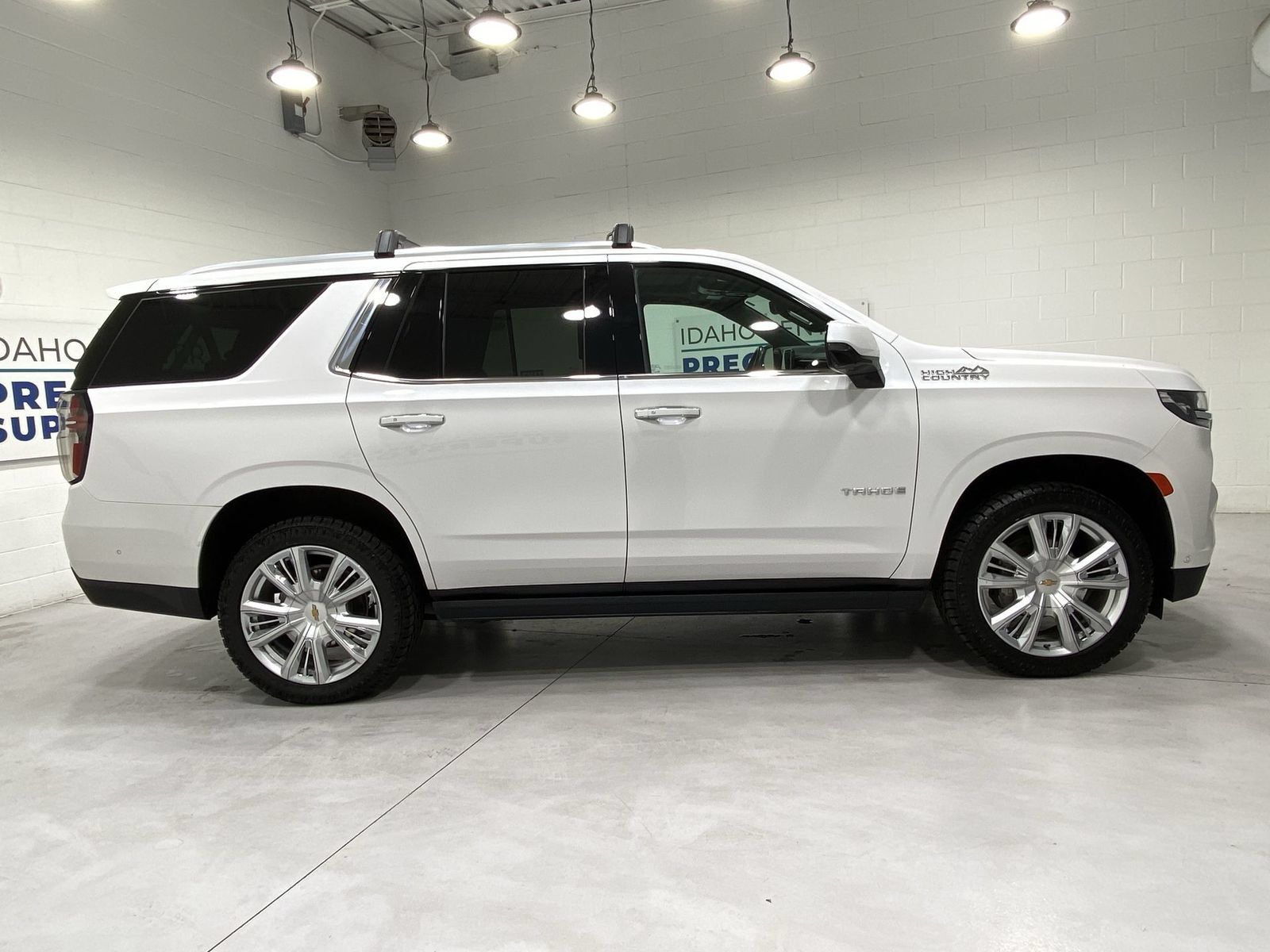 Used 2024 Chevrolet Tahoe High Country w/ Advanced Technology Package AWD/4WD image 9