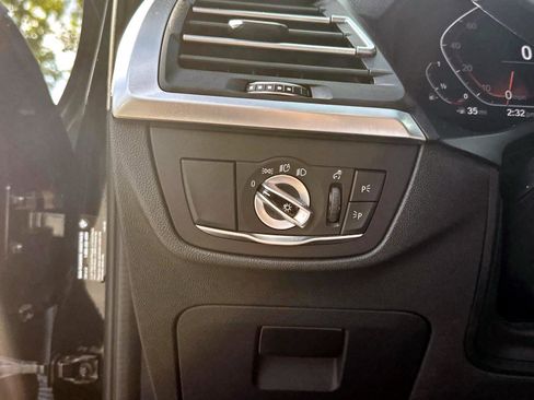 Used 2022 BMW X4 xDrive30i w/ M Sport Package 2 image 30