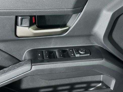 Used 2025 Toyota Tacoma TRD Off-Road image 15