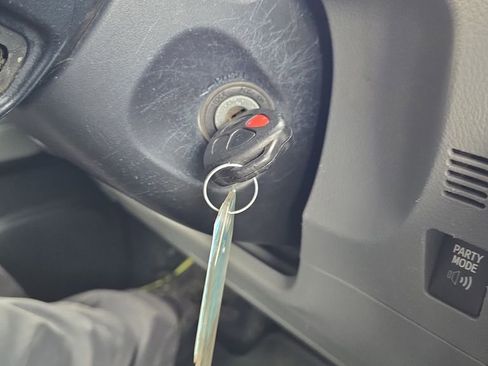 Used 2013 Toyota 4Runner SR5 image 28