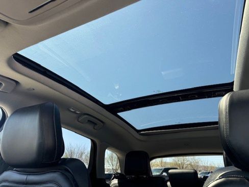 Used 2020 Lincoln Corsair FWD w/ Premium Package image 21
