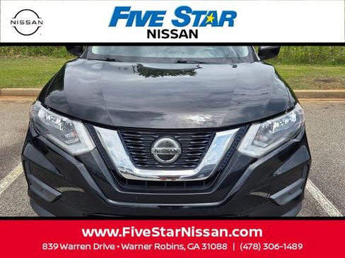 Used 2018 Nissan Rogue S FWD image 2
