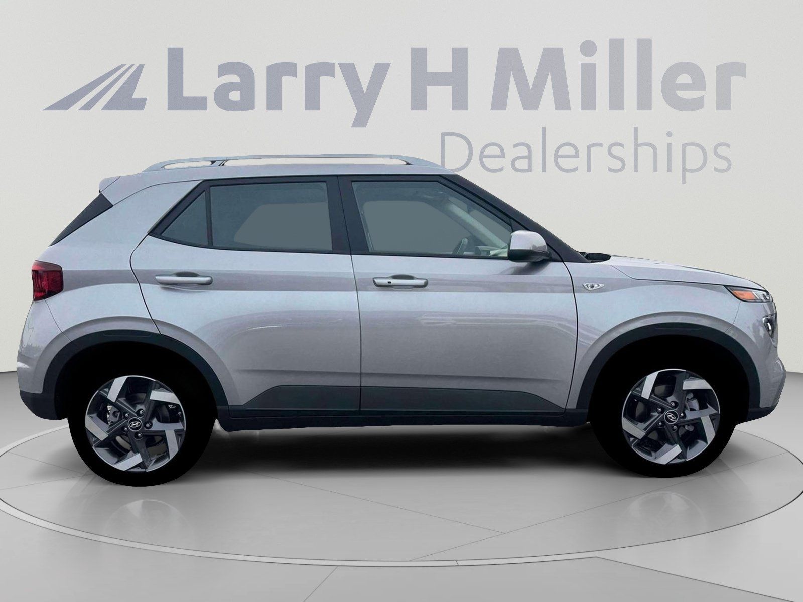 Used 2026 Hyundai Venue SEL FWD image 9