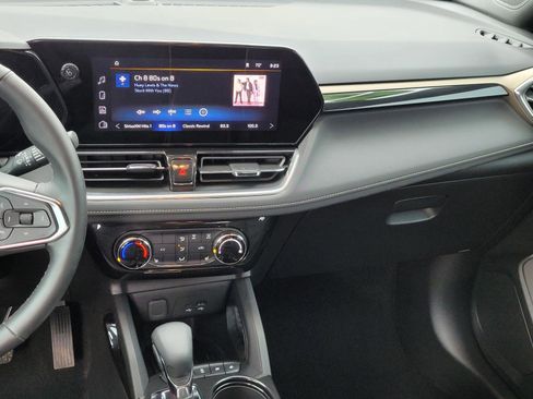 Used 2025 Chevrolet TrailBlazer ACTIV image 12