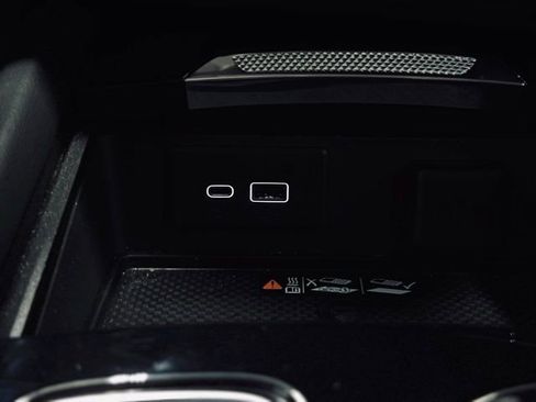 Used 2025 Buick Envision Sport Touring image 34