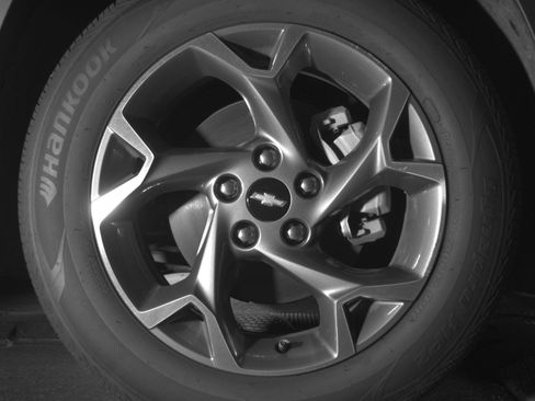 Used 2025 Chevrolet Trax LT w/ LT Convenience Package FWD image 13