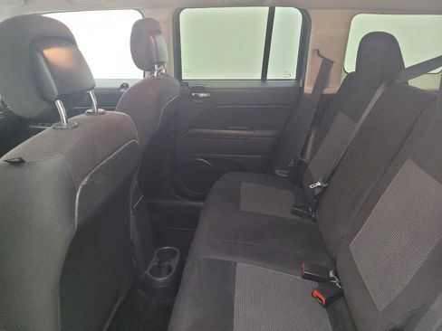 Used 2014 Jeep Patriot Latitude FWD image 18