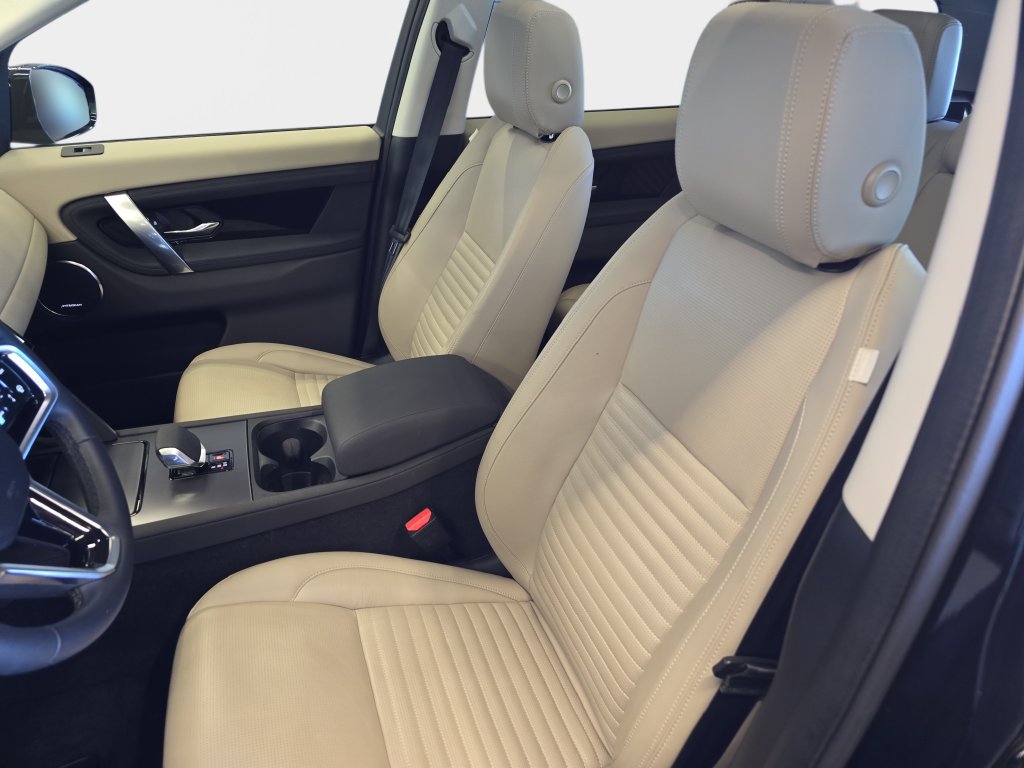 Certified 2025 Land Rover Discovery Sport S AWD/4WD image 18