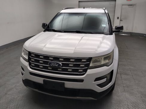 Used 2016 Ford Explorer XLT AWD/4WD image 15