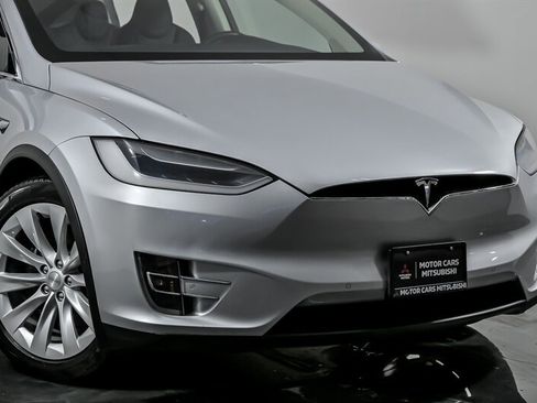 Used 2018 Tesla Model X 75D image 2