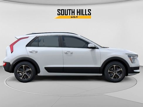 New 2026 Kia Niro EX FWD image 7