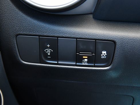 Used 2023 Hyundai Kona SE image 30