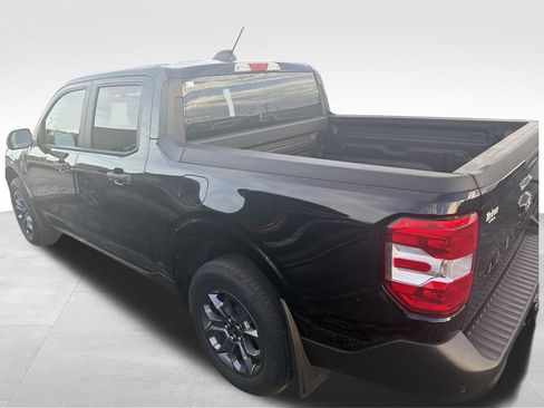 Used 2025 Ford Maverick XLT w/ Equipment Group 301A AWD/4WD image 32