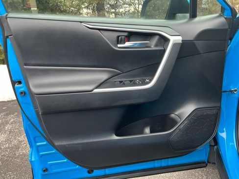 Used 2019 Toyota RAV4 XLE image 9