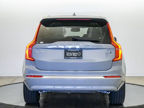 Certified 2025 Volvo XC90 B5 Core w/ Climate Package AWD/4WD image 3