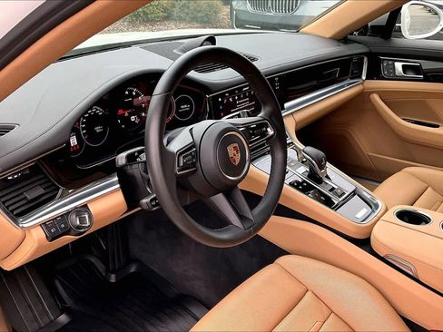 Used 2023 Porsche Panamera image 18