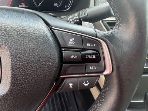 Certified 2018 Honda Accord Touring image 16