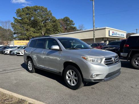 Used 2011 Toyota Highlander 4WD image 3