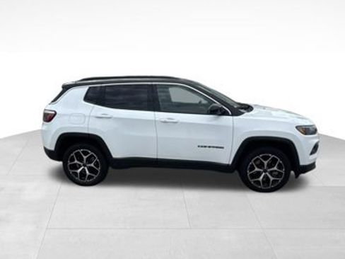 Used 2025 Jeep Compass Limited AWD/4WD image 1