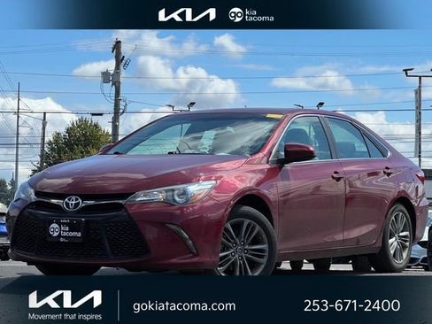 Used 2016 Toyota Camry SE w/ Moonroof Package FWD image 1
