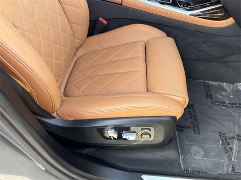Used 2023 BMW X7 xDrive40i image 16