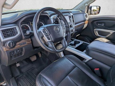 Used 2017 Nissan Titan SL RWD image 12