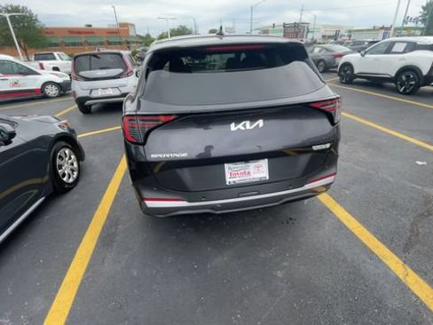 Used 2026 Kia Sportage LX FWD image 9