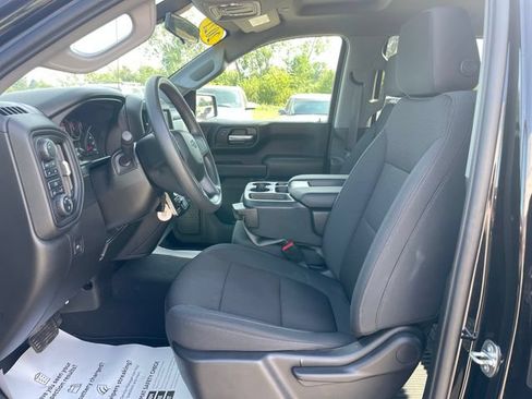 Used 2021 Chevrolet Silverado 1500 Custom Trail Boss AWD/4WD image 19