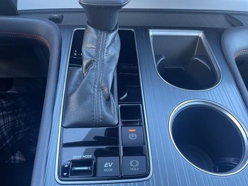 Used 2022 Toyota Sienna XSE image 31