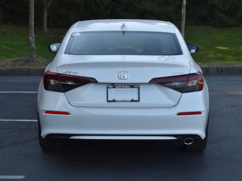 New 2025 Honda Civic Sport image 7